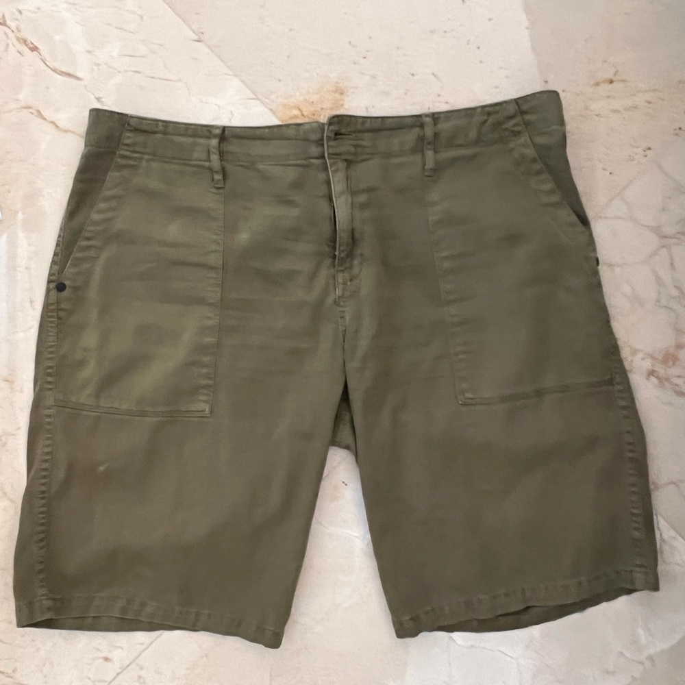 Sanctuary Cotton Khaki shorts 10.5” size 32